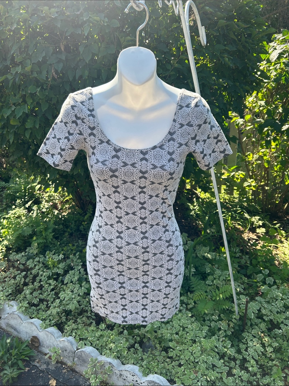 Topshop Black & White Geometric Scoop Neck Short Dress